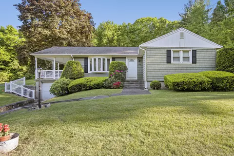 164 Fitch Hill Rd, Montville, CT 06382