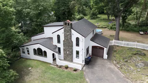 808 Hillcrest Rd, Orange, CT 06477