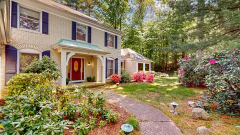 38 Wyngate Dr, Avon, CT 06001