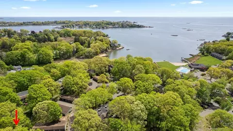 34 Harbour Vlg #E, Branford, CT 06405
