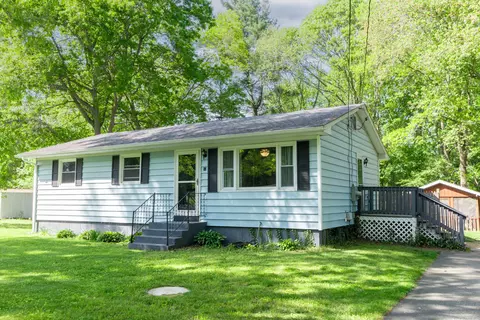 13 South St, Plainfield, CT 06374