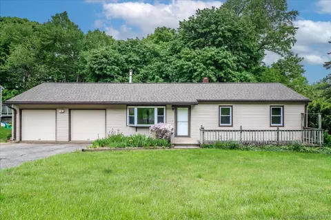 7 Surrey Ln, New Milford, CT 06776
