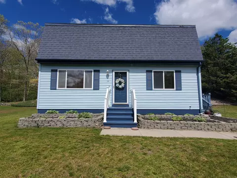54 Joy Ln, Montville, CT 06382