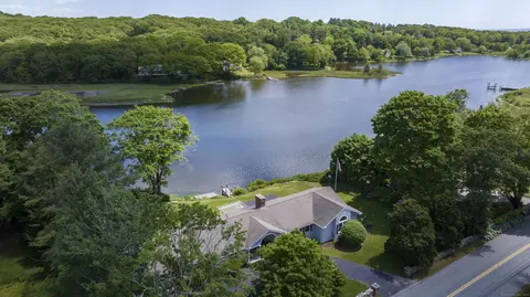 116 Cove Rd, Stonington, CT 06378