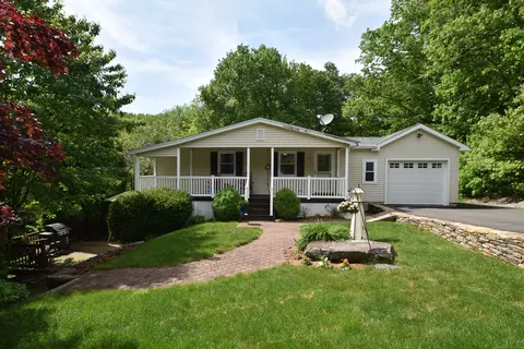 42 Laurel Ridge Rd, Tolland, CT 06084