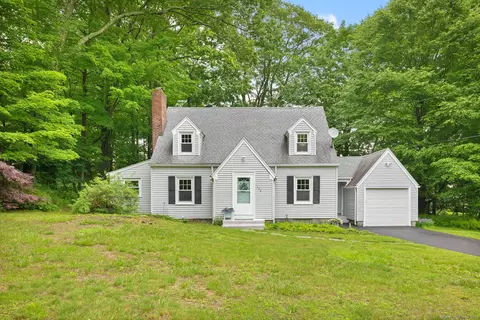 138 Regan Rd, Middlebury, CT 06762
