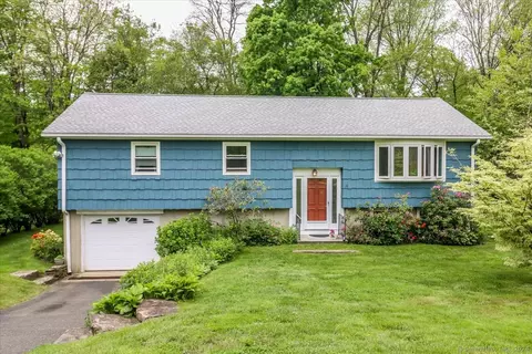 16 Manor Rd, New Milford, CT 06776