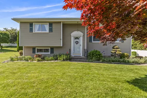 5 Richlee Rd, Norwalk, CT 06851