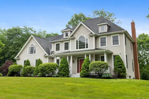 4 Woodland Trl, Ellington, CT 06029