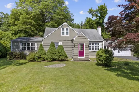 470 Ridge Rd, Orange, CT 06477