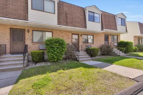 600 Clark Ave #19, Bristol, CT 06010