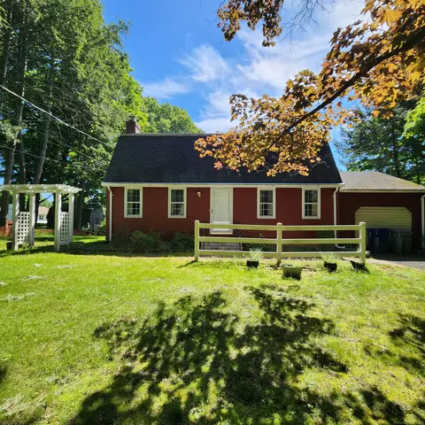 215 Unionville Ave, Plainville, CT 06062