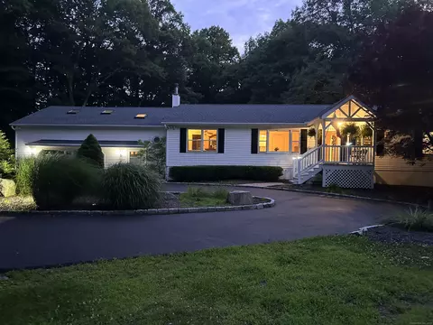 122 Codfish Hill Rd, Bethel, CT 06801