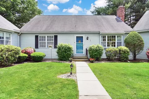 5 Strathmore Ln #5, Suffield, CT 06078
