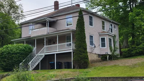 147 Mechanics St, Putnam, CT 06260