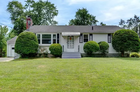 54 Ledyard Ave, Bloomfield, CT 06002