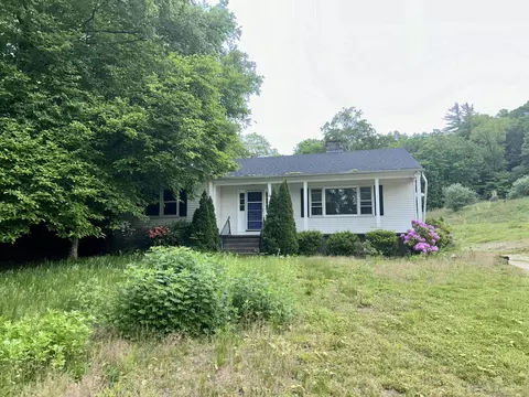 626 Roosevelt Dr, Oxford, CT 06478