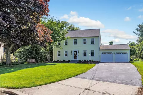 70 Jennifer Ln, Milford, CT 06461