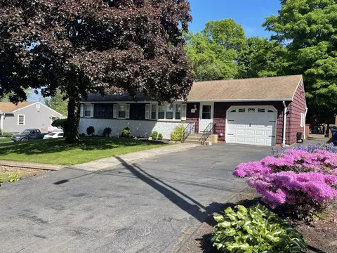 79 Crofton St, New Haven, CT 06513
