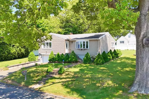 341 Fairfax St, West Haven, CT 06516