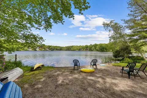 65 Shore Dr, Higganum, CT 06441