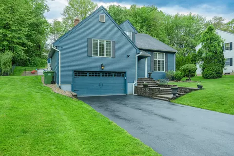 92 Shadow Ln, Cromwell, CT 06416