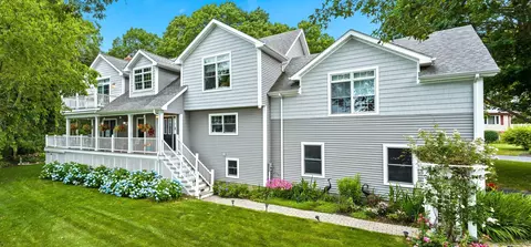 14 Meadow Ridge Rd, Westerly, RI 02891