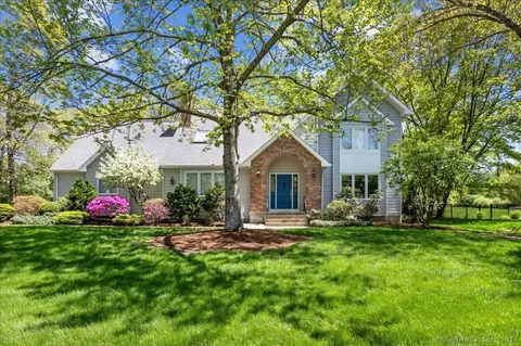 56 Cambridge Dr, South Windsor, CT 06074