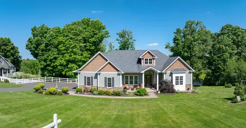 1552 Hill St, Suffield, CT 06078