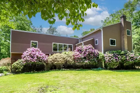 5 Great Rocks Pl, Wilton, CT 06897