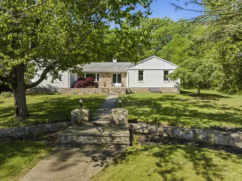 1111 Arbutus St, Middletown, CT 06457