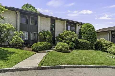 83 Courtland Ave #2, Stamford, CT 06902