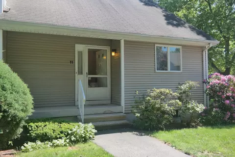 11 Sunrise Cir #11, Newington, CT 06111