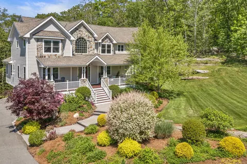 32 River Road Dr, Essex, CT 06426