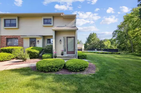 109 Summer Hill Dr #109, South Windsor, CT 06074
