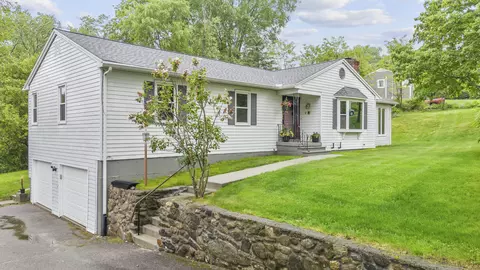 18 Jericho Rd, Middlebury, CT 06762