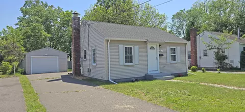 141 Sisson St, East Hartford, CT 06118