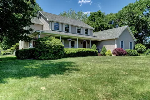 121 E Street St N, Suffield, CT 06078