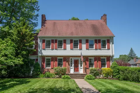 313 Quaker Ln N, West Hartford, CT 06119
