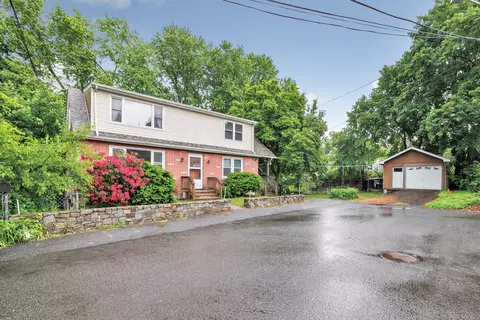 9 Addison St, Ansonia, CT 06401