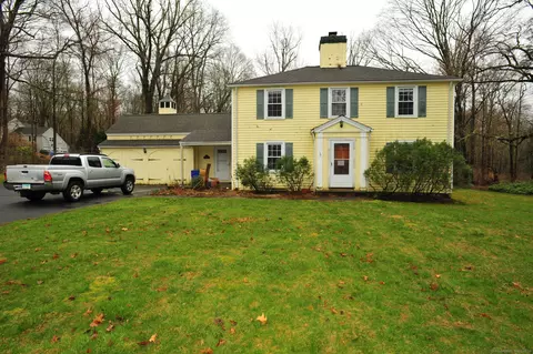 134 Center Rd, Woodbridge, CT 06525