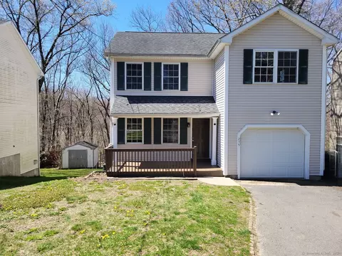 275 Lakeside Blvd E, Waterbury, CT 06708