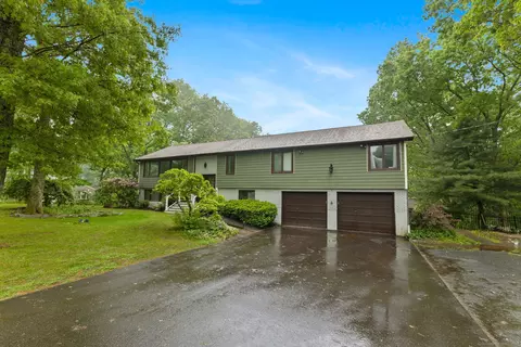 107 Echo Ridge Dr, Vernon, CT 06066