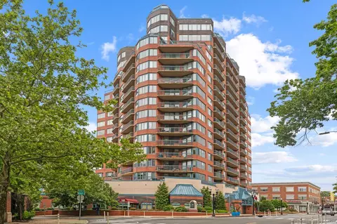25 Forest St #15G, Stamford, CT 06901