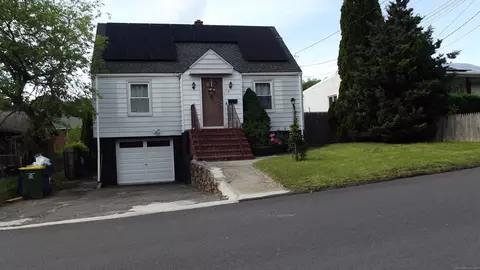 118 Bennett Ave, Waterbury, CT 06708