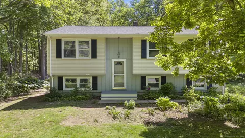 32 Mott Hill Rd, East Hampton, CT 06424