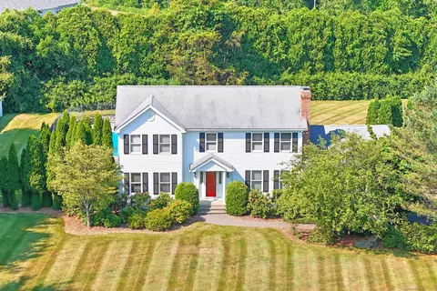 9 Sheep Meadow Dr, Monroe, CT 06468