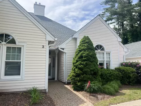 3 Southwick Ct #3, Cheshire, CT 06410