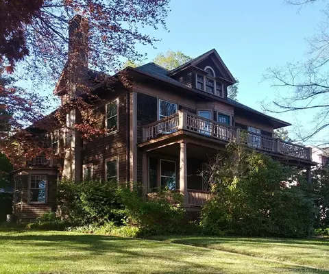 34 Averill Pl, Branford, CT 06405