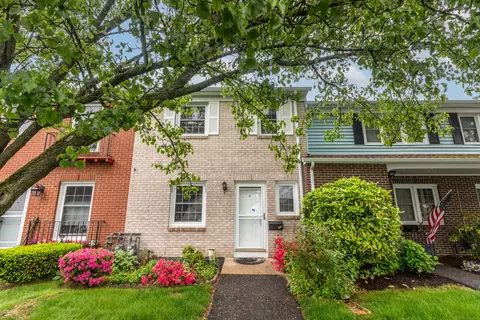 69 Salem Walk #69, Milford, CT 06460